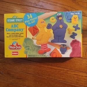 Vintage kids Play-Doh Sesame Street 1992 molds kit